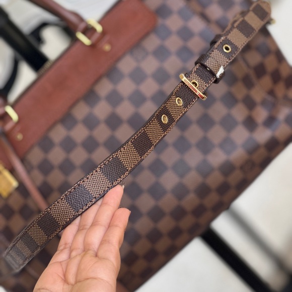 LOUIS VUITTON Damier Ebene with wallet - Picture 9 of 12